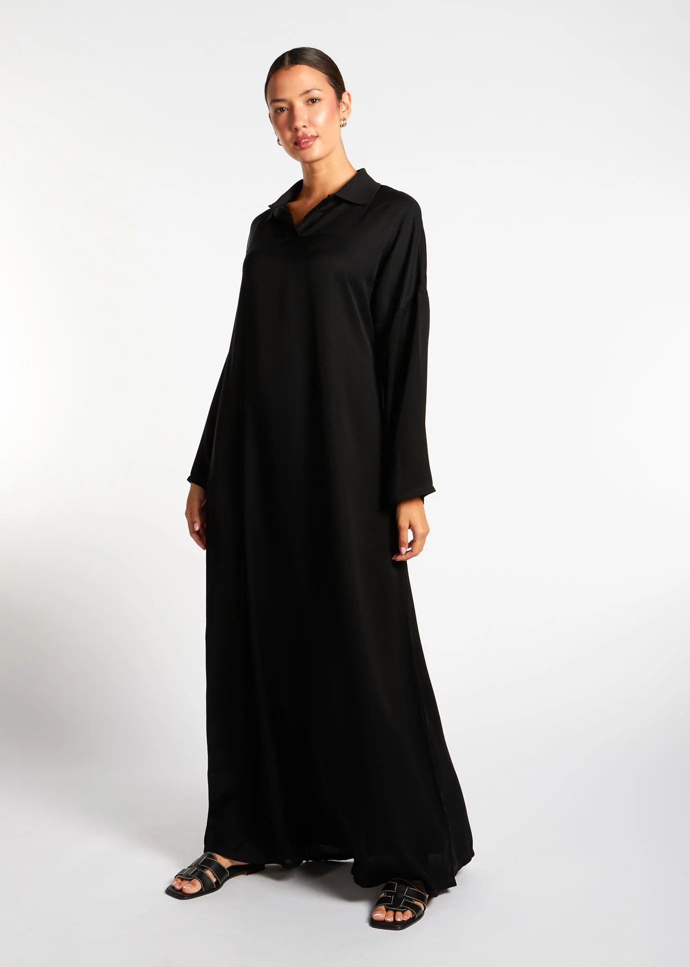 Sleek Polo Abaya Black