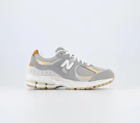 Womens New Balance 2002 Concrete White Trainers